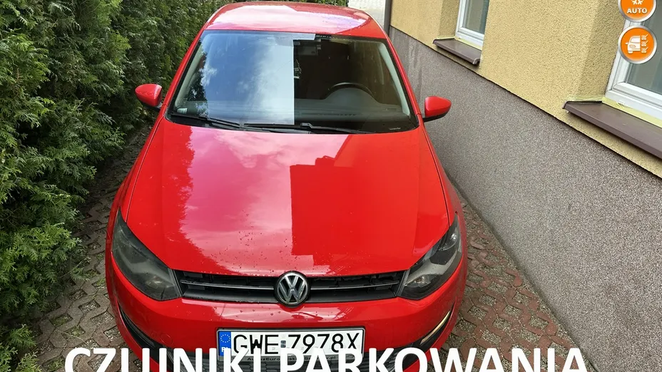 VOLKSWAGEN Polo -