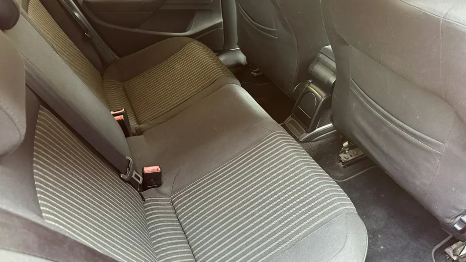 VOLKSWAGEN Polo -