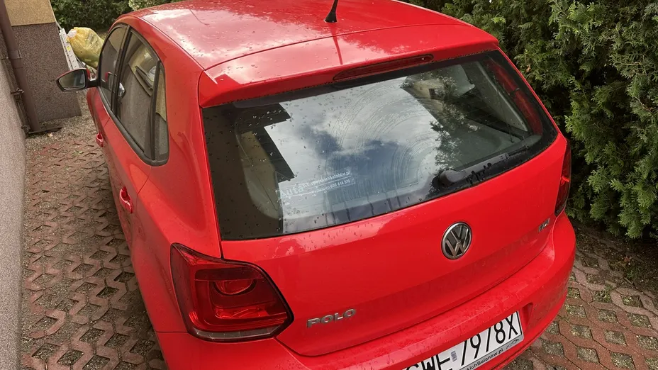 VOLKSWAGEN Polo -