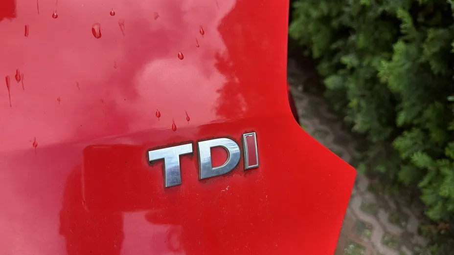 VOLKSWAGEN Polo -