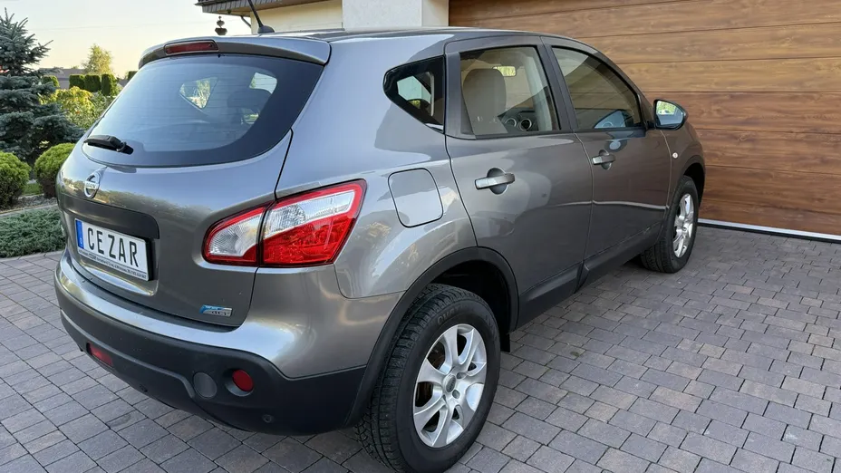 NISSAN Qashqai -