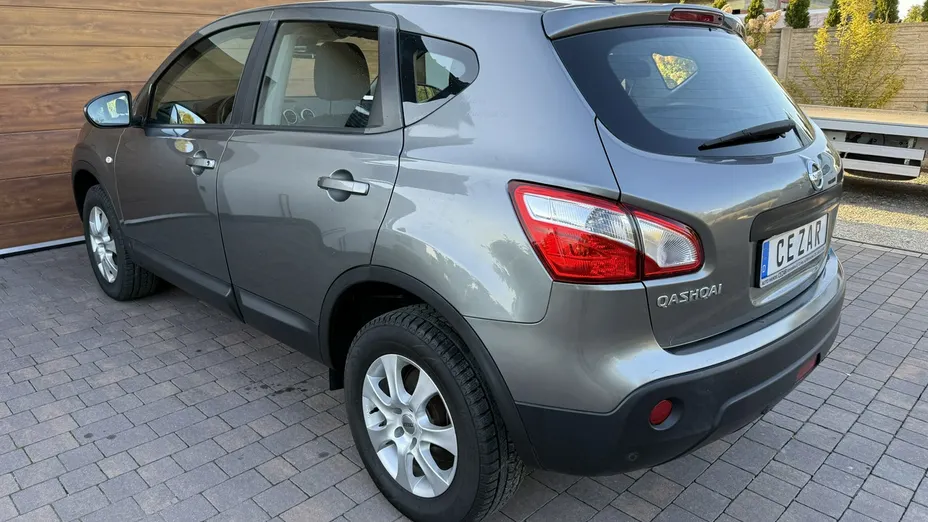 NISSAN Qashqai -
