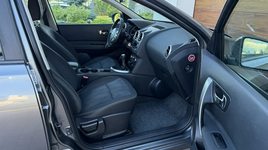 NISSAN Qashqai -
