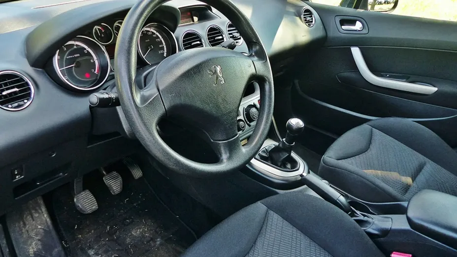 PEUGEOT 308 -