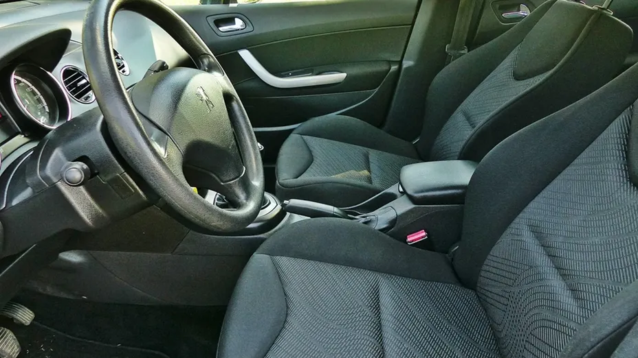 PEUGEOT 308 -
