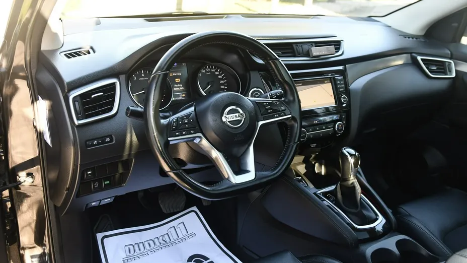 NISSAN Qashqai -