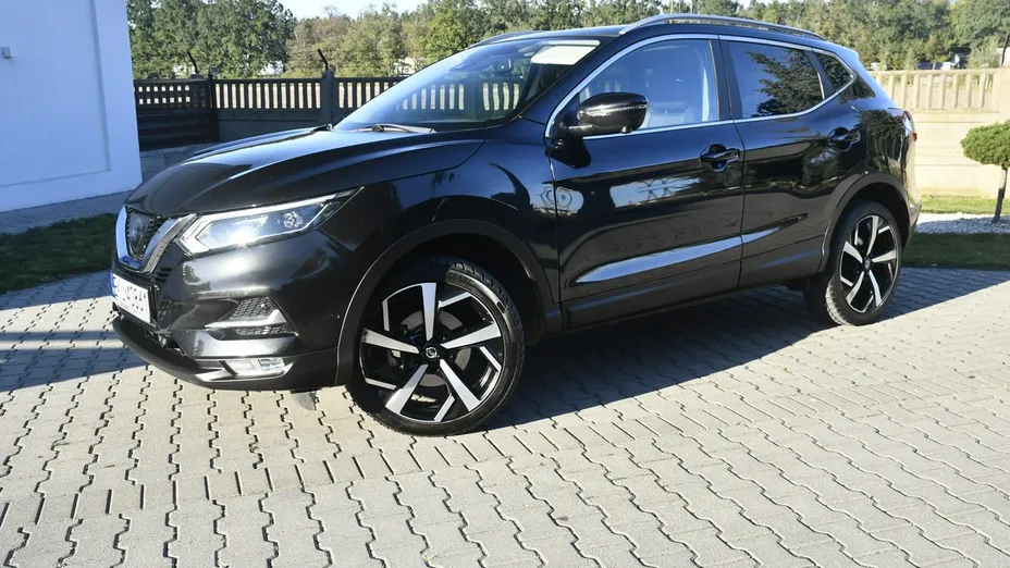 NISSAN Qashqai -