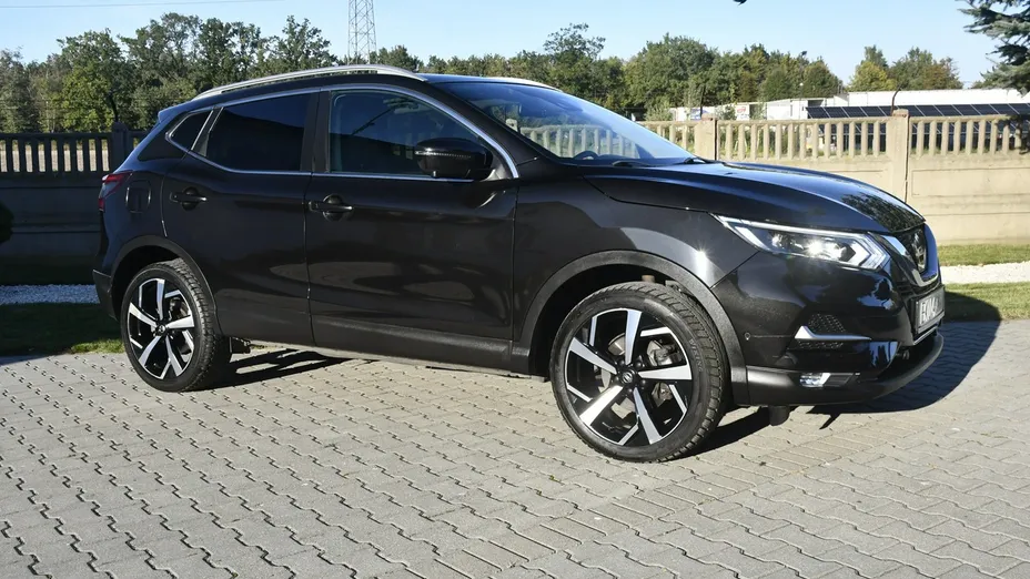 NISSAN Qashqai -