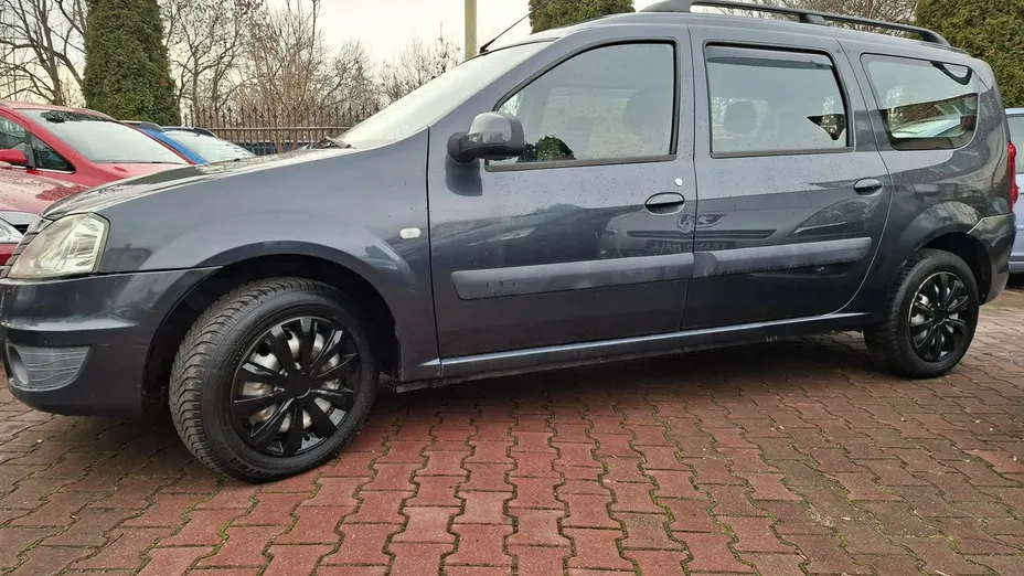 DACIA Logan -