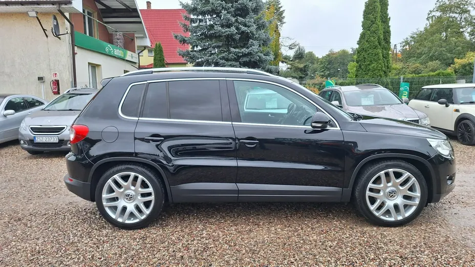 VOLKSWAGEN Tiguan -