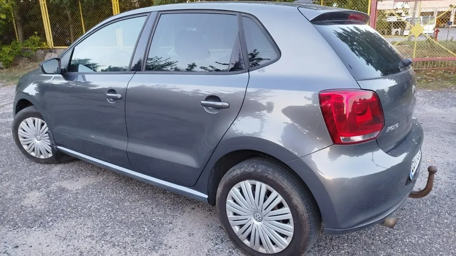 VOLKSWAGEN Polo -