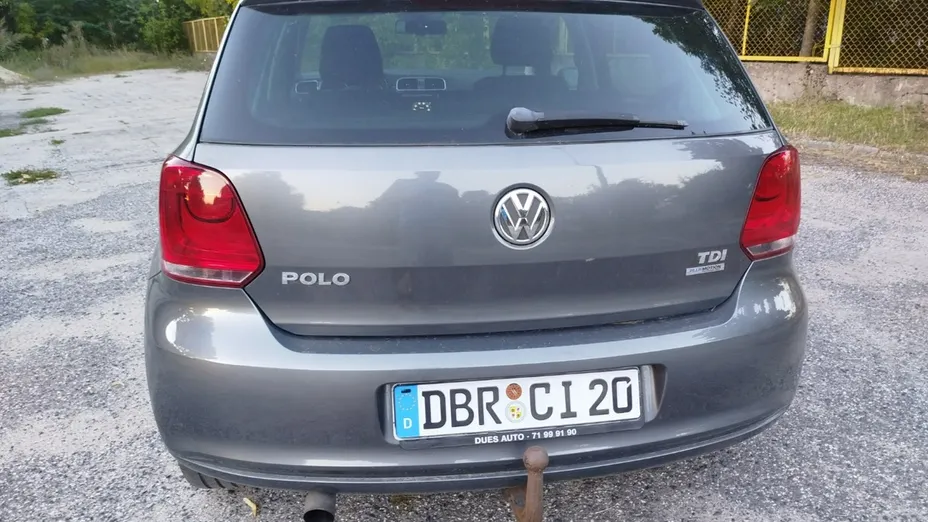 VOLKSWAGEN Polo -