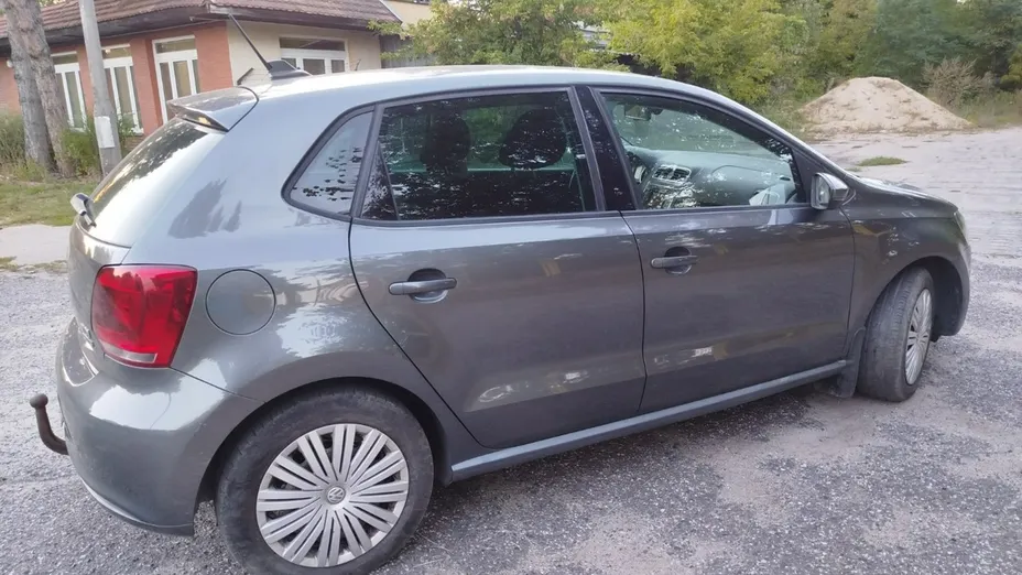 VOLKSWAGEN Polo -