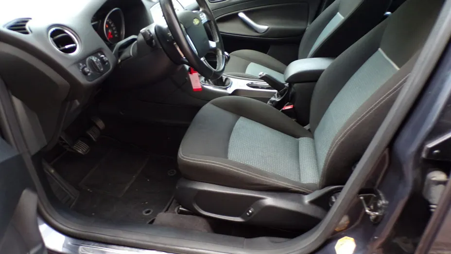 FORD Mondeo -
