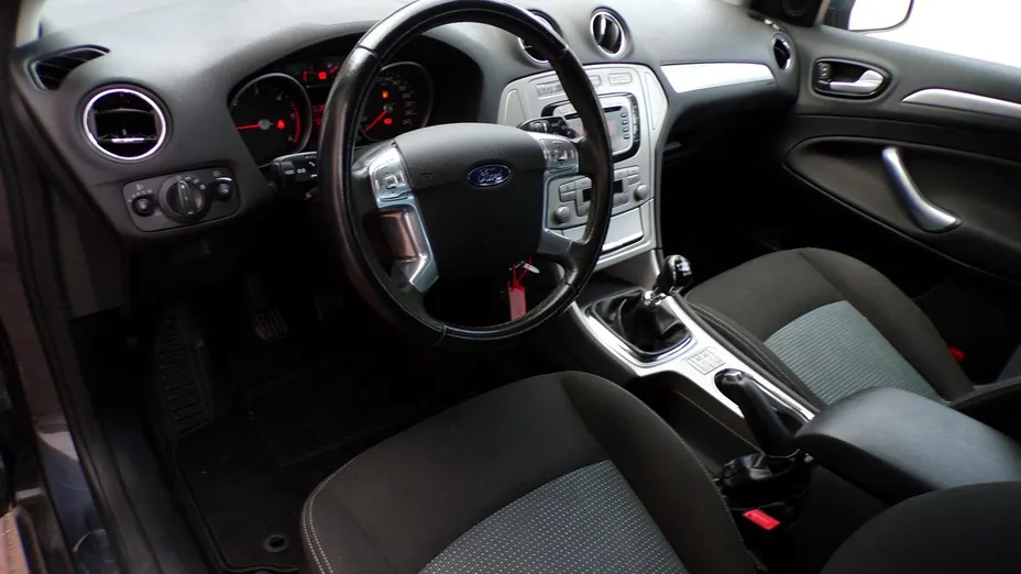 FORD Mondeo -