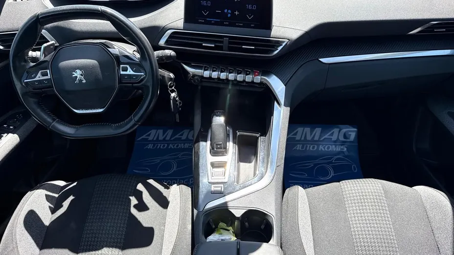 PEUGEOT 3008 -