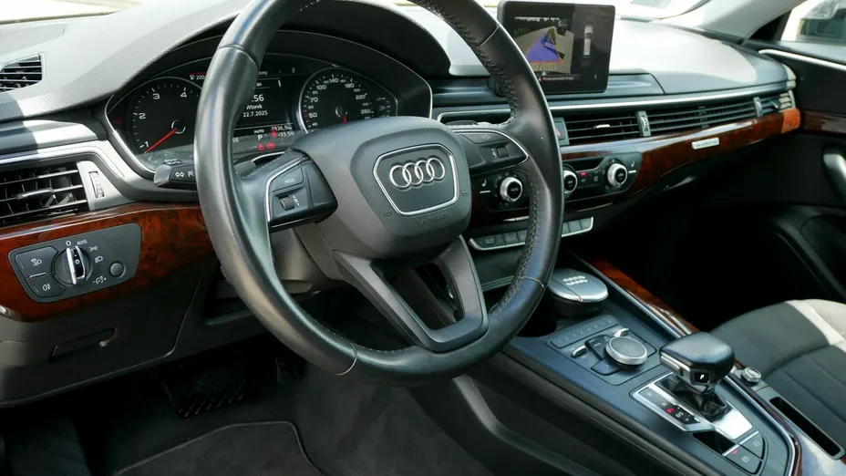 AUDI A4 -