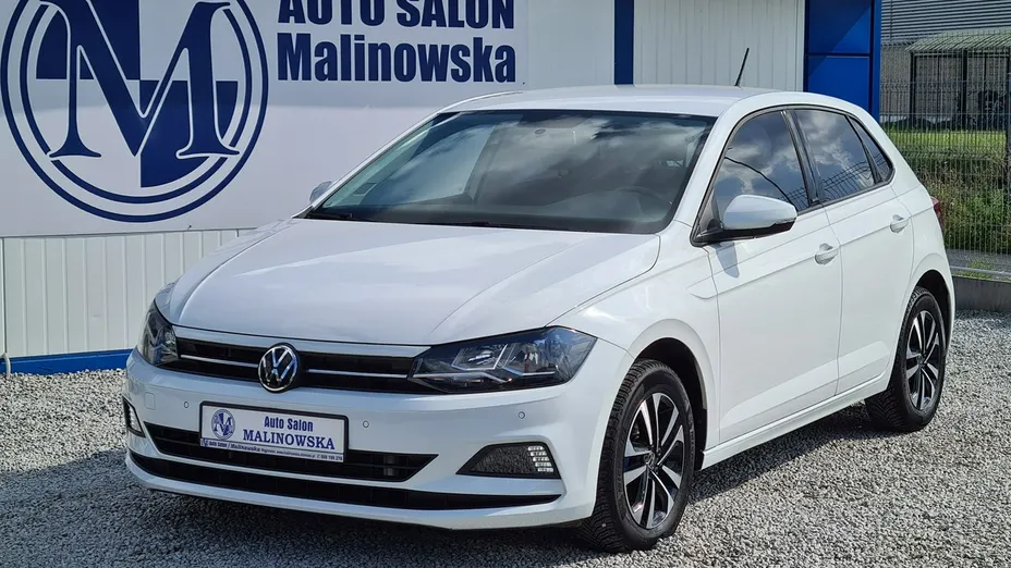 VOLKSWAGEN Polo -