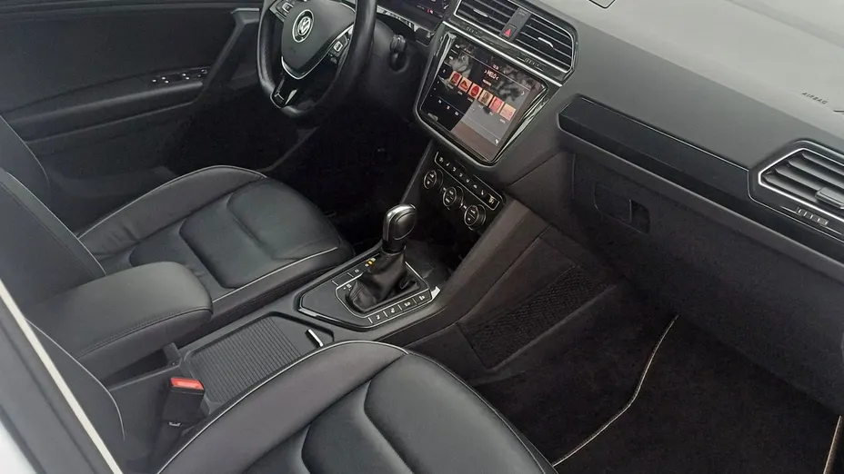 VOLKSWAGEN Tiguan -