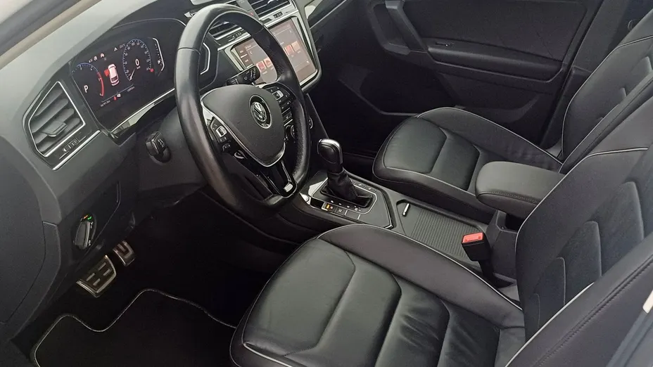 VOLKSWAGEN Tiguan -
