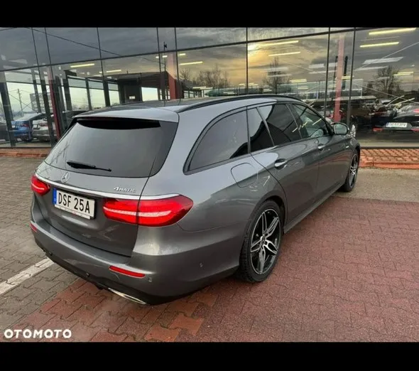 MERCEDES-BENZ E Klasa -