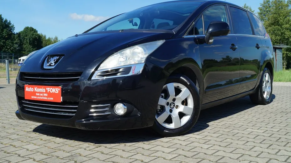 PEUGEOT 5008 -