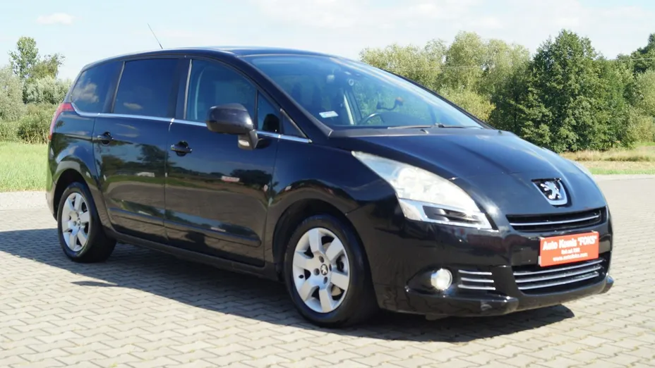 PEUGEOT 5008 -