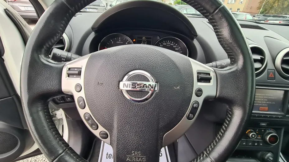 NISSAN Qashqai -