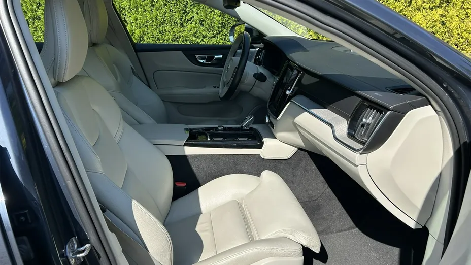 VOLVO S60 -