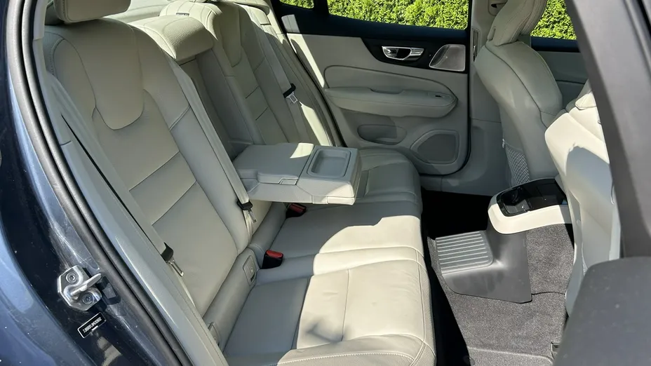 VOLVO S60 -
