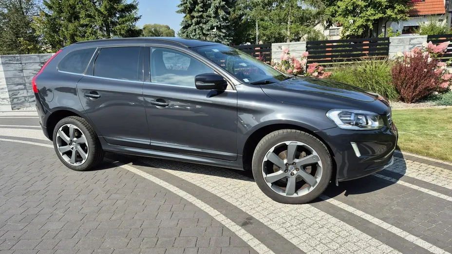 VOLVO XC60 -