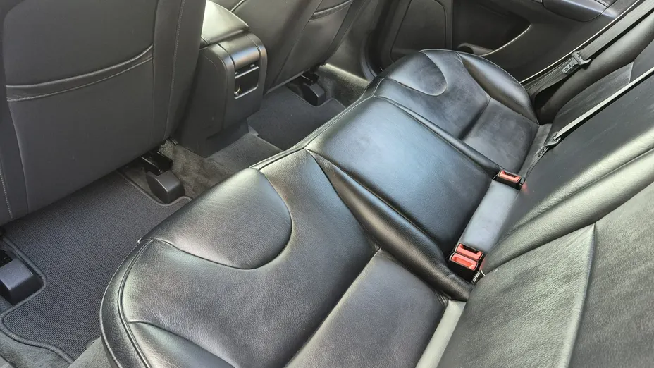 VOLVO XC60 -