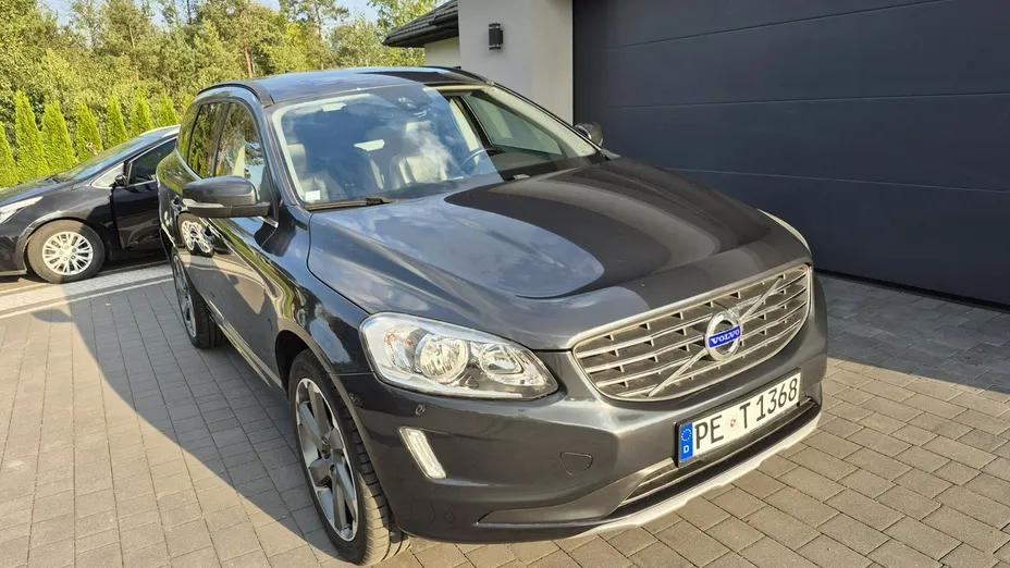 VOLVO XC60 -