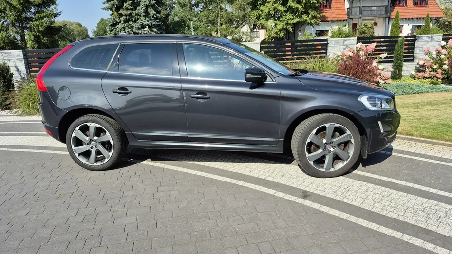 VOLVO XC60 -
