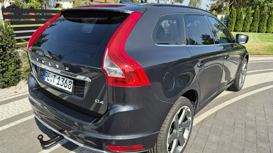 VOLVO XC60 -
