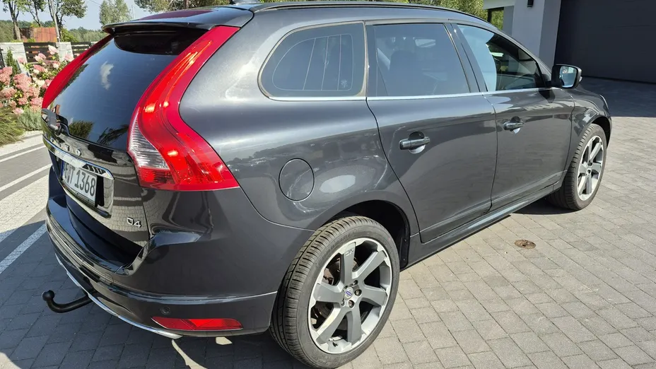 VOLVO XC60 -
