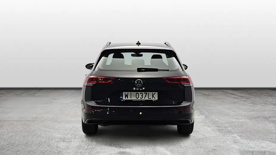 VOLKSWAGEN Golf -