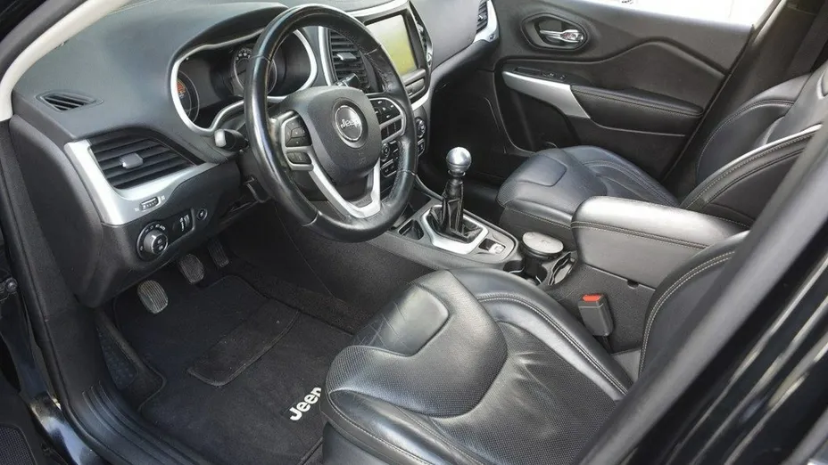JEEP Cherokee -