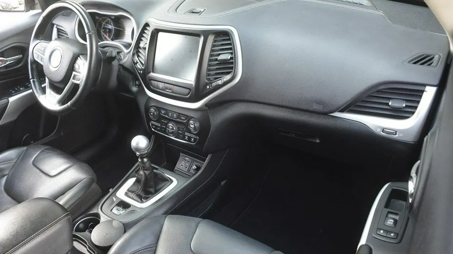 JEEP Cherokee -