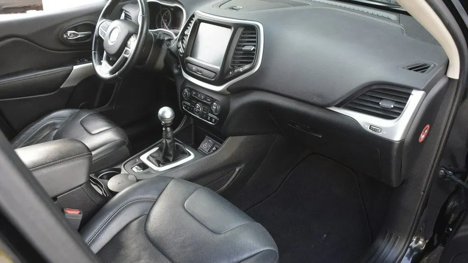 JEEP Cherokee -