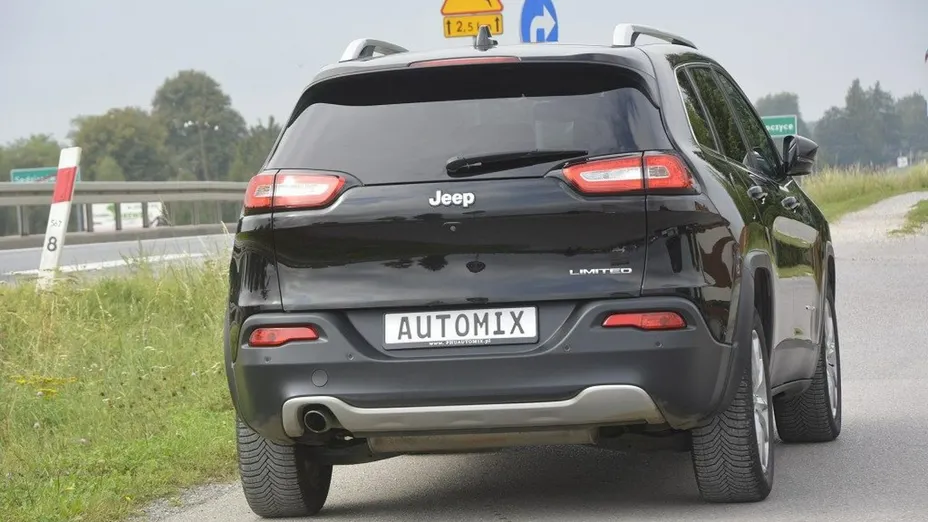 JEEP Cherokee -