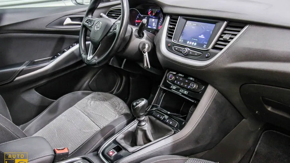 OPEL Grandland X -