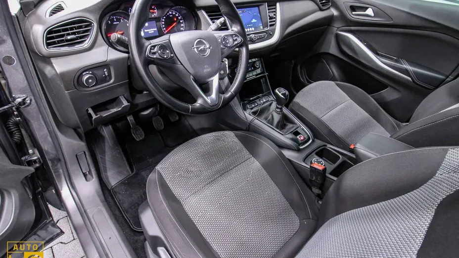 OPEL Grandland X -