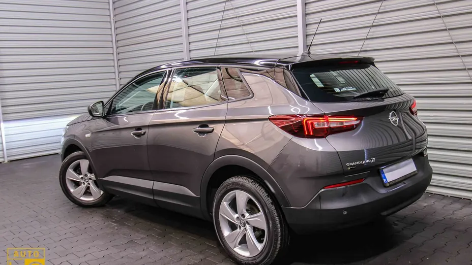 OPEL Grandland X -