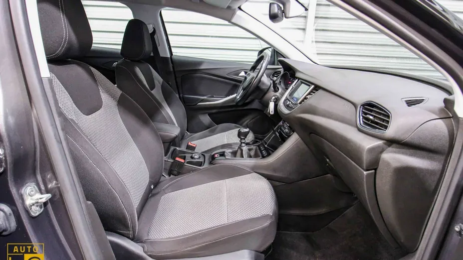 OPEL Grandland X -