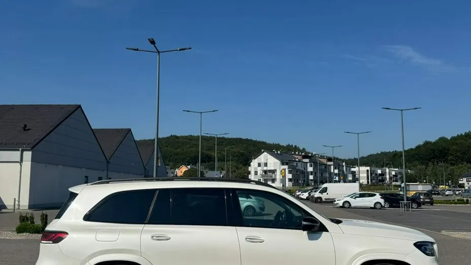 MERCEDES-BENZ GLS -