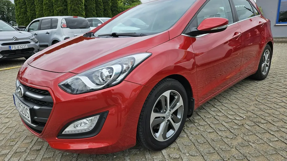 HYUNDAI i30 -