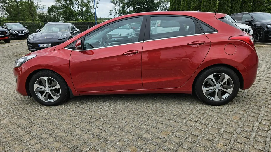 HYUNDAI i30 -