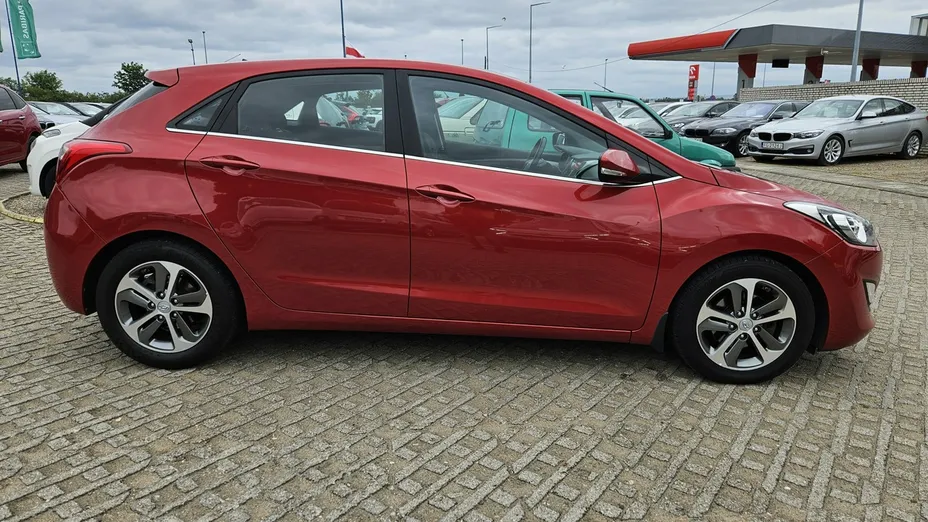 HYUNDAI i30 -