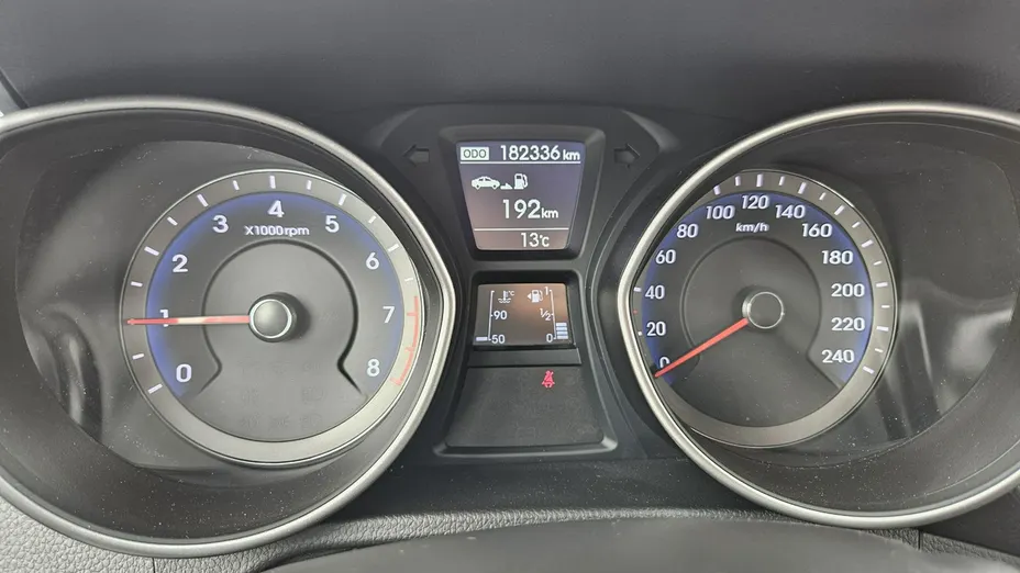 HYUNDAI i30 -